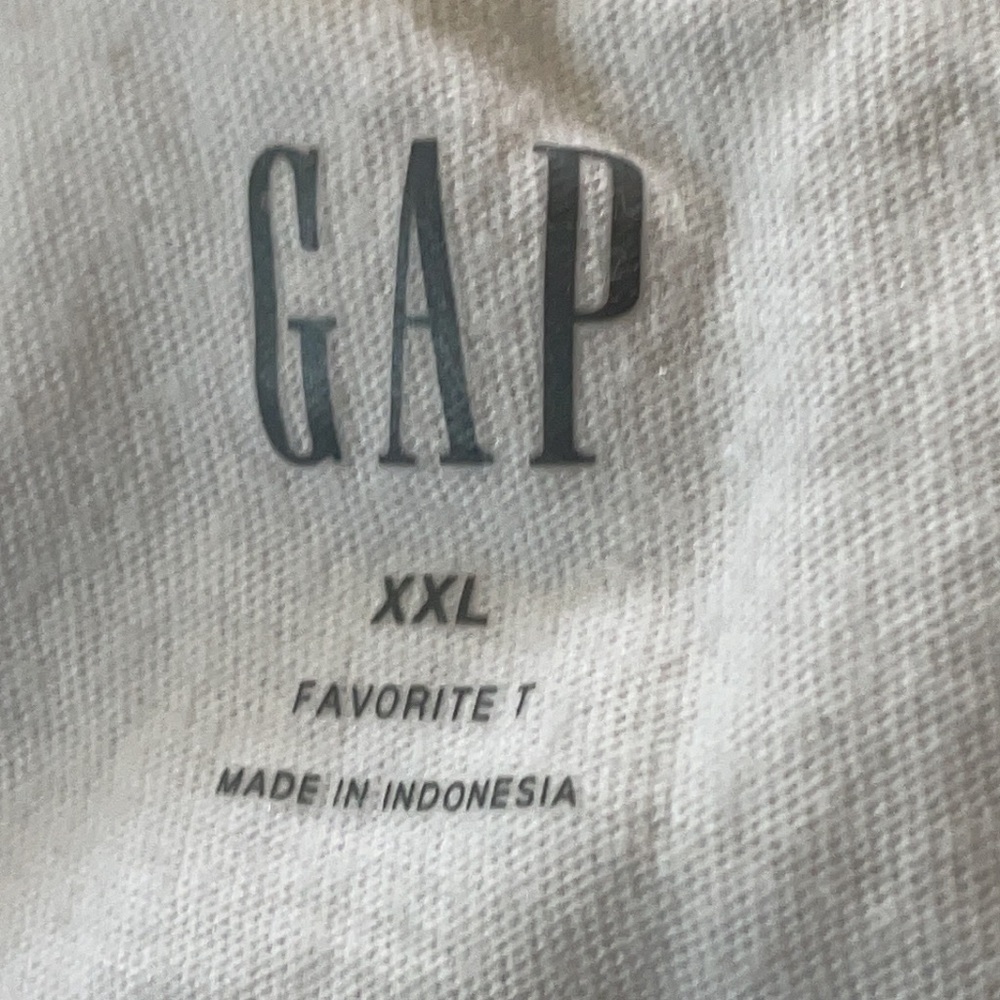 GAP love is love white short sleeve top EUC size XXL - Picture 3 of 4